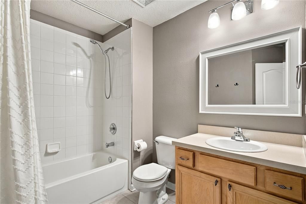 For Rent: $2,075 (3 beds, 2 baths, 1588 Square Feet)