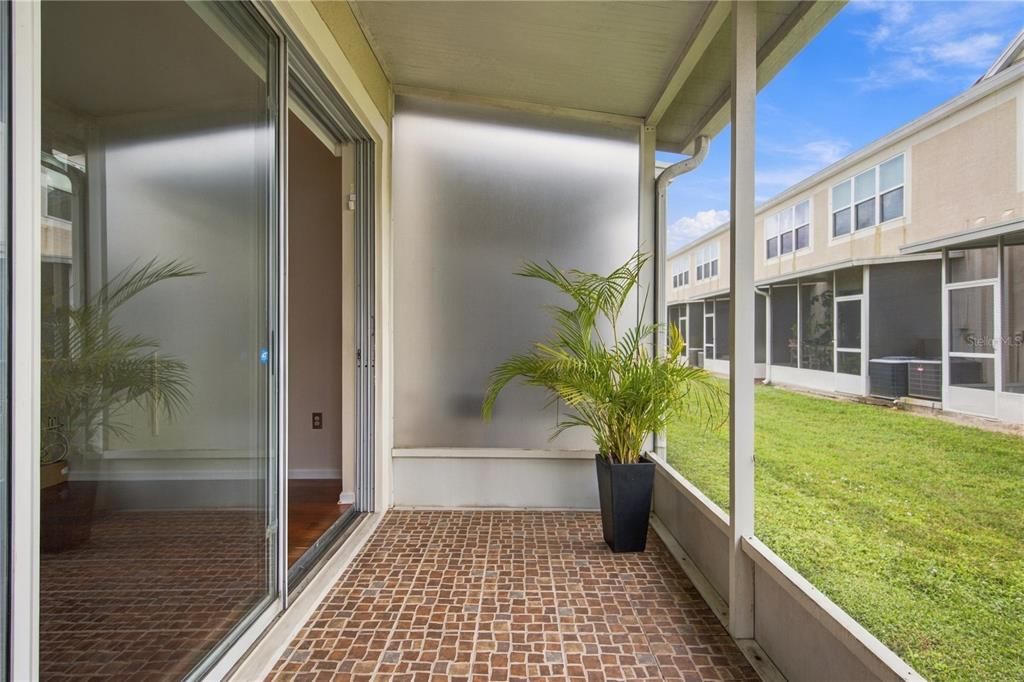 For Rent: $2,075 (3 beds, 2 baths, 1588 Square Feet)