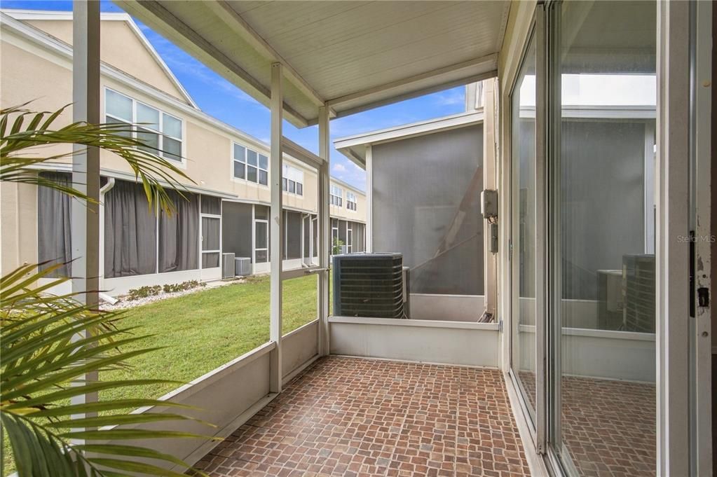For Rent: $2,075 (3 beds, 2 baths, 1588 Square Feet)