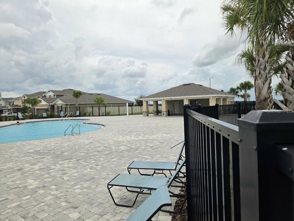 For Sale: $315,000 (3 beds, 2 baths, 1414 Square Feet)