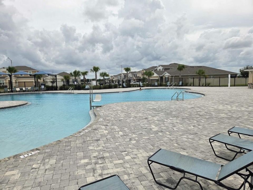 For Sale: $315,000 (3 beds, 2 baths, 1414 Square Feet)