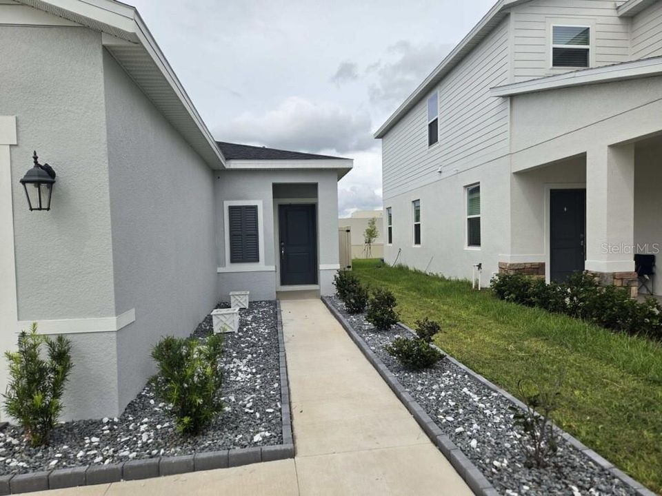 For Sale: $315,000 (3 beds, 2 baths, 1414 Square Feet)