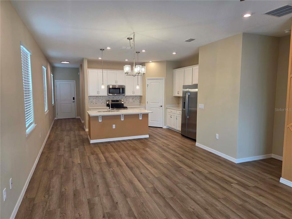 For Sale: $315,000 (3 beds, 2 baths, 1414 Square Feet)