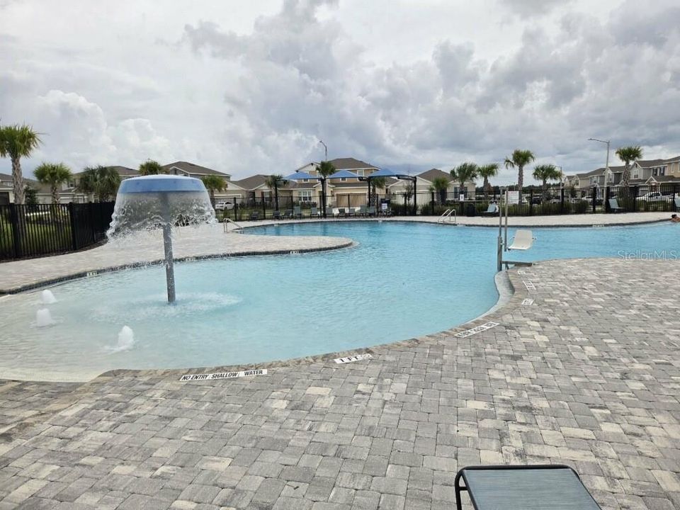 For Sale: $315,000 (3 beds, 2 baths, 1414 Square Feet)