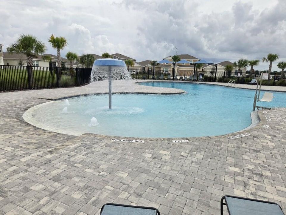 For Sale: $315,000 (3 beds, 2 baths, 1414 Square Feet)