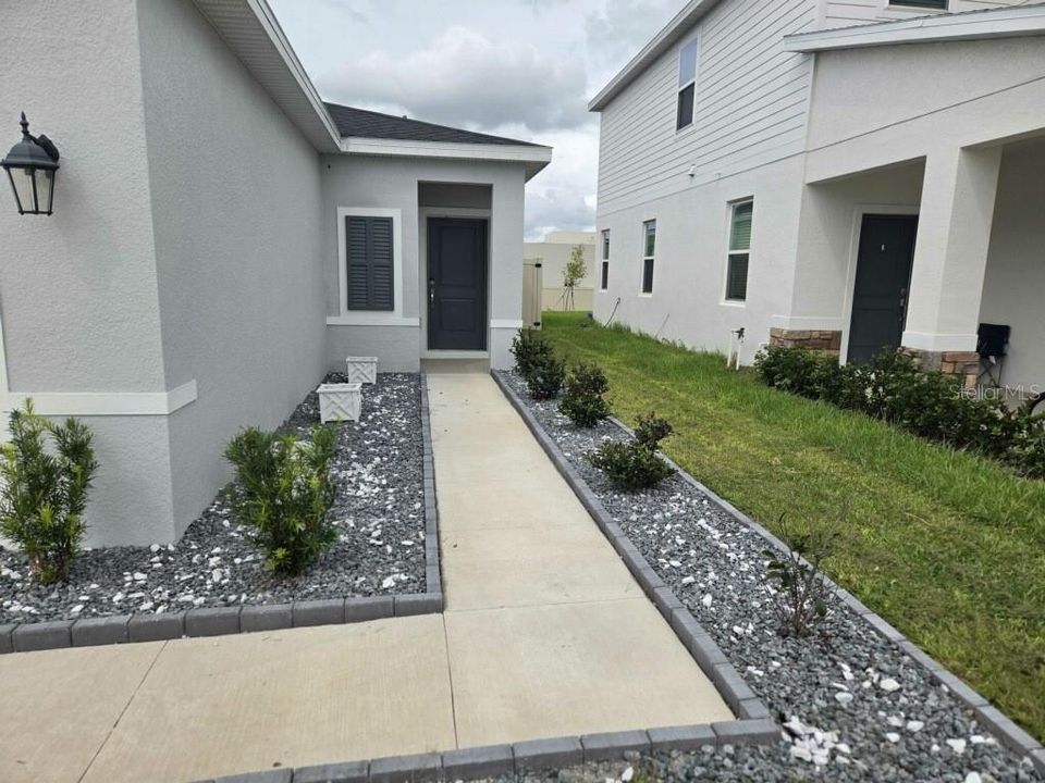 For Sale: $315,000 (3 beds, 2 baths, 1414 Square Feet)