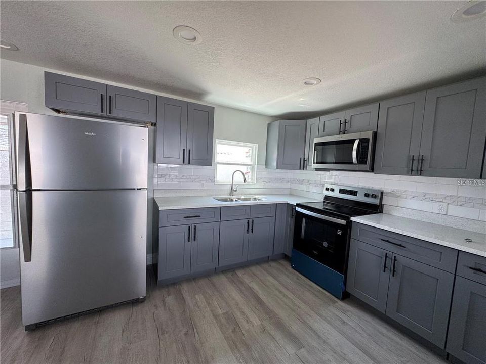 For Rent: $1,200 (2 beds, 2 baths, 672 Square Feet)