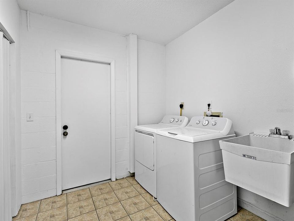 For Sale: $345,000 (3 beds, 2 baths, 1480 Square Feet)