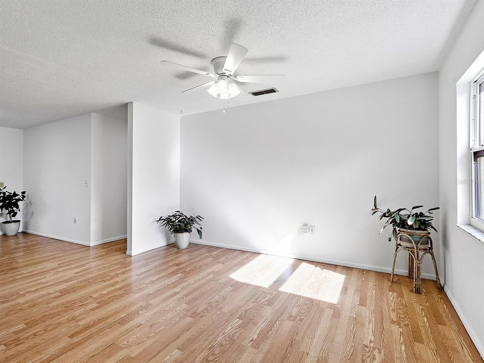 For Sale: $345,000 (3 beds, 2 baths, 1480 Square Feet)