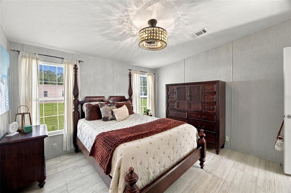 For Sale: $269,900 (2 beds, 2 baths, 1080 Square Feet)