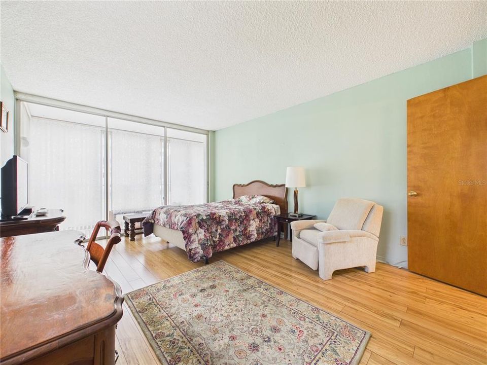 В аренду: $2,200 (2 спален, 2 ванн, 1370 Квадратных фут)