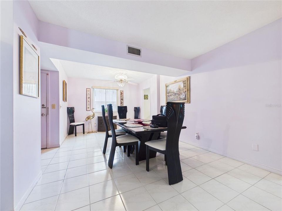 В аренду: $2,200 (2 спален, 2 ванн, 1370 Квадратных фут)