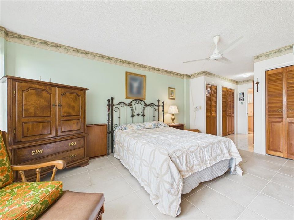 В аренду: $2,200 (2 спален, 2 ванн, 1370 Квадратных фут)