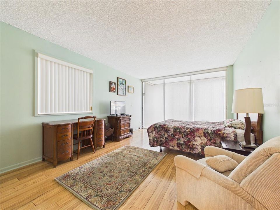 В аренду: $2,200 (2 спален, 2 ванн, 1370 Квадратных фут)