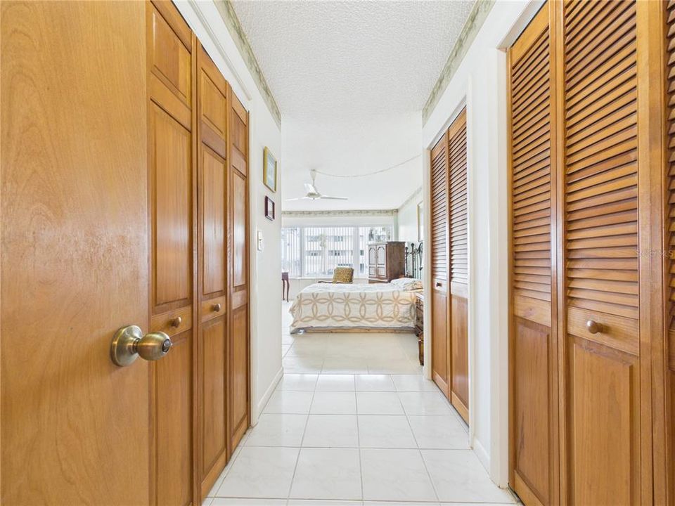В аренду: $2,200 (2 спален, 2 ванн, 1370 Квадратных фут)