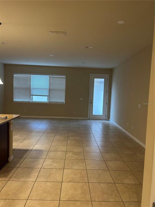 For Rent: $2,400 (4 beds, 3 baths, 1825 Square Feet)