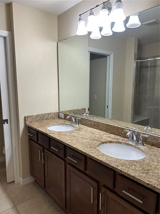 For Rent: $2,400 (4 beds, 3 baths, 1825 Square Feet)