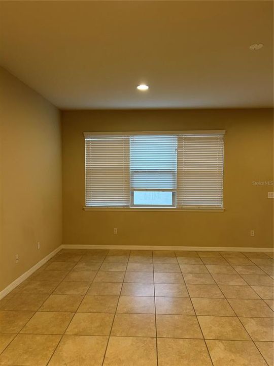 For Rent: $2,400 (4 beds, 3 baths, 1825 Square Feet)