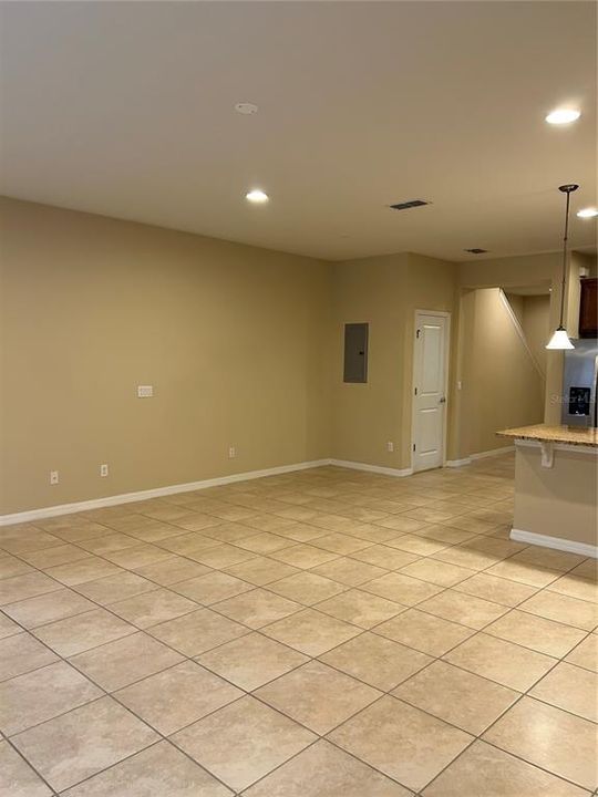 For Rent: $2,400 (4 beds, 3 baths, 1825 Square Feet)