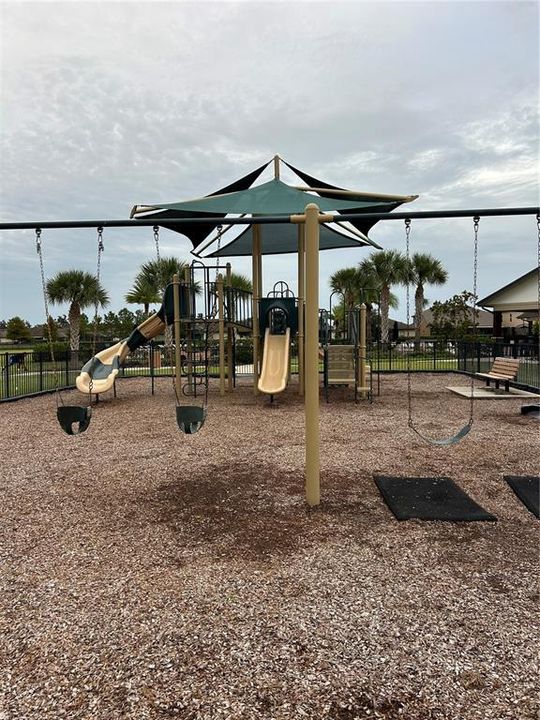 For Rent: $2,400 (4 beds, 3 baths, 1825 Square Feet)