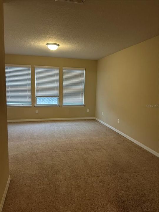 For Rent: $2,400 (4 beds, 3 baths, 1825 Square Feet)