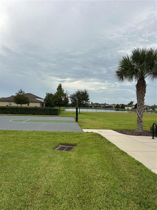 For Rent: $2,400 (4 beds, 3 baths, 1825 Square Feet)