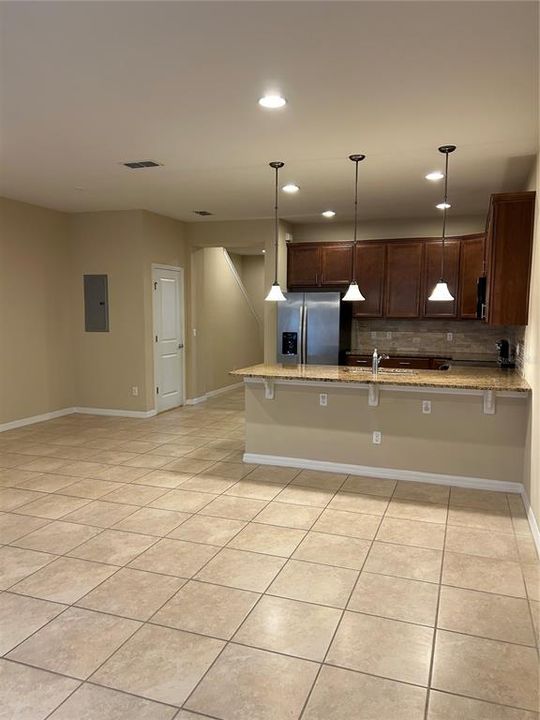 For Rent: $2,400 (4 beds, 3 baths, 1825 Square Feet)
