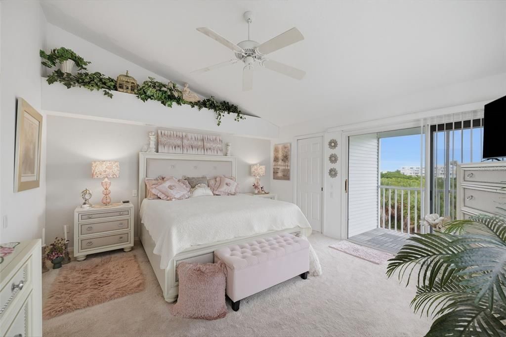 For Sale: $469,900 (3 beds, 4 baths, 2174 Square Feet)