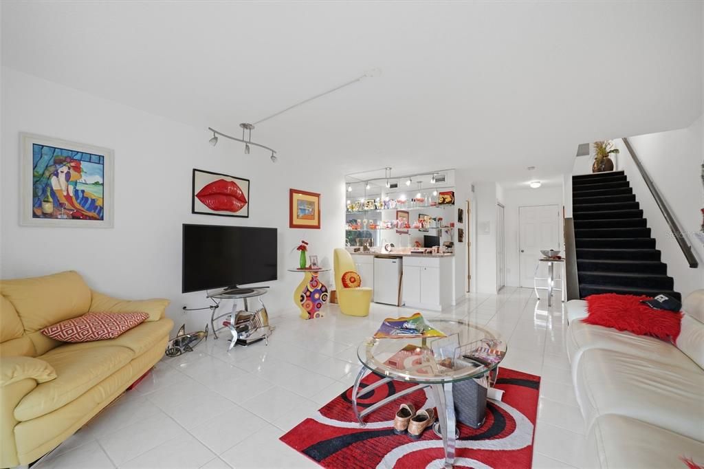 For Sale: $469,900 (3 beds, 4 baths, 2174 Square Feet)