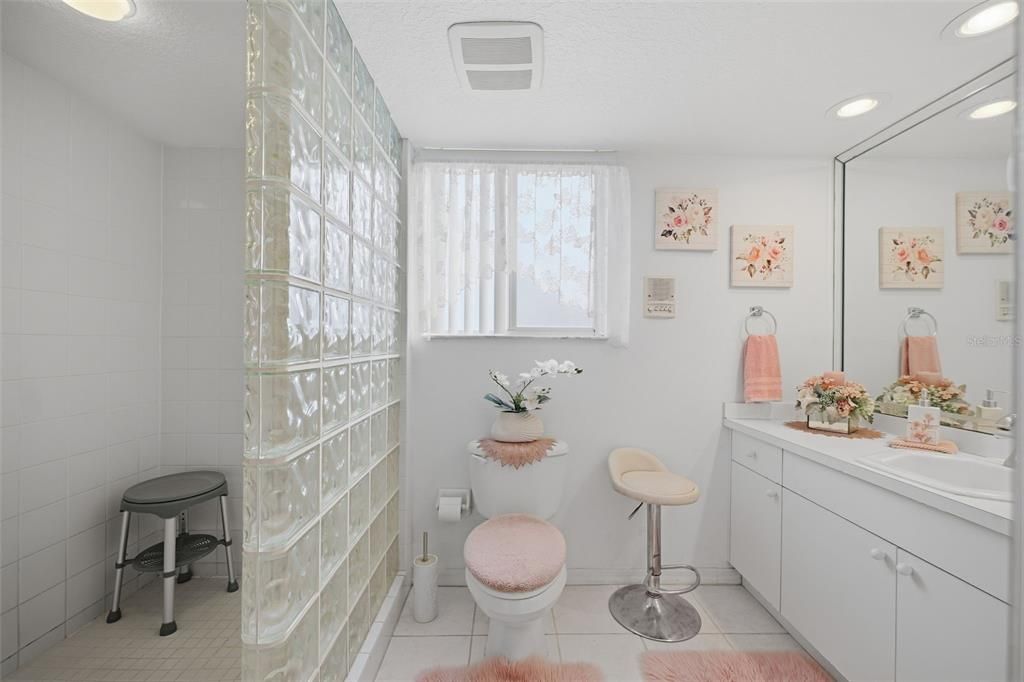 For Sale: $469,900 (3 beds, 4 baths, 2174 Square Feet)