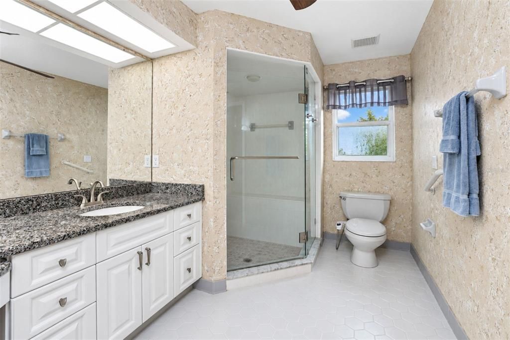 Activo con contrato: $609,900 (3 camas, 2 baños, 1859 Pies cuadrados)