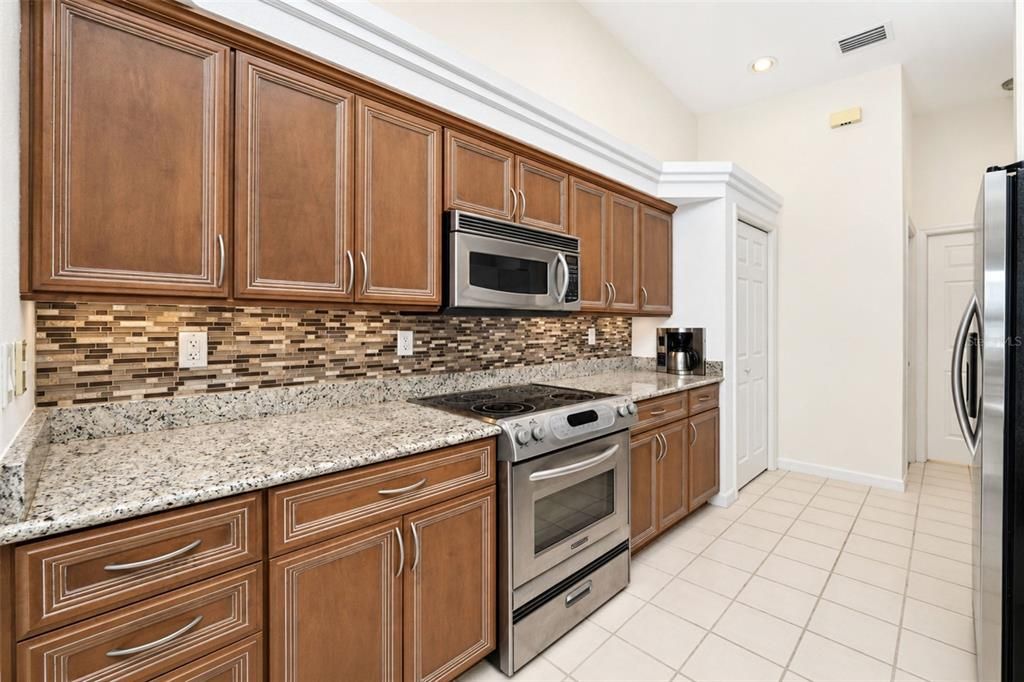 Activo con contrato: $609,900 (3 camas, 2 baños, 1859 Pies cuadrados)