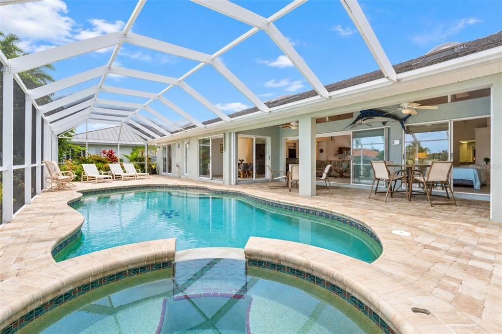 Activo con contrato: $609,900 (3 camas, 2 baños, 1859 Pies cuadrados)