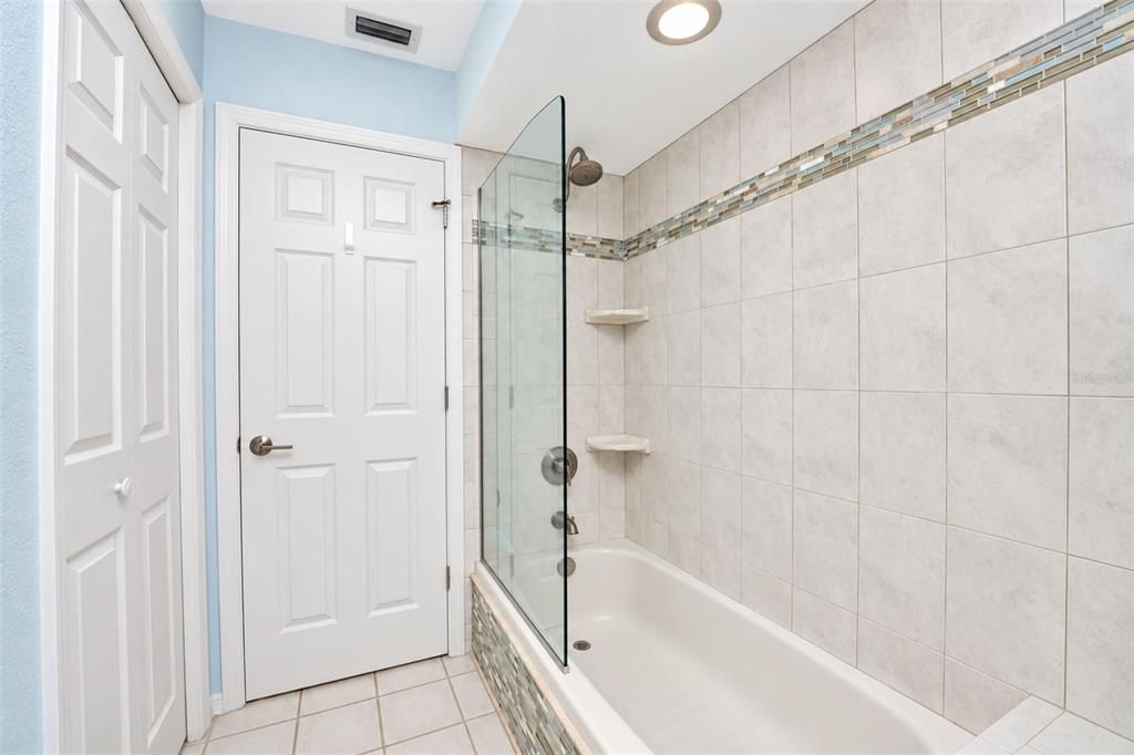 Activo con contrato: $609,900 (3 camas, 2 baños, 1859 Pies cuadrados)