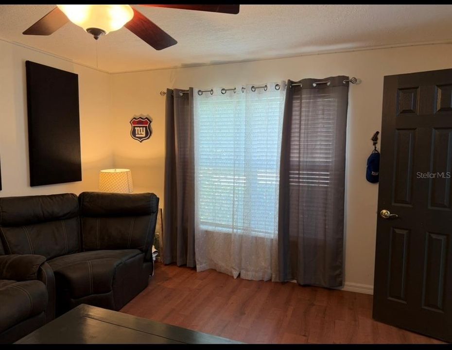 En Venta: $517,000 (4 camas, 3 baños, 2353 Pies cuadrados)