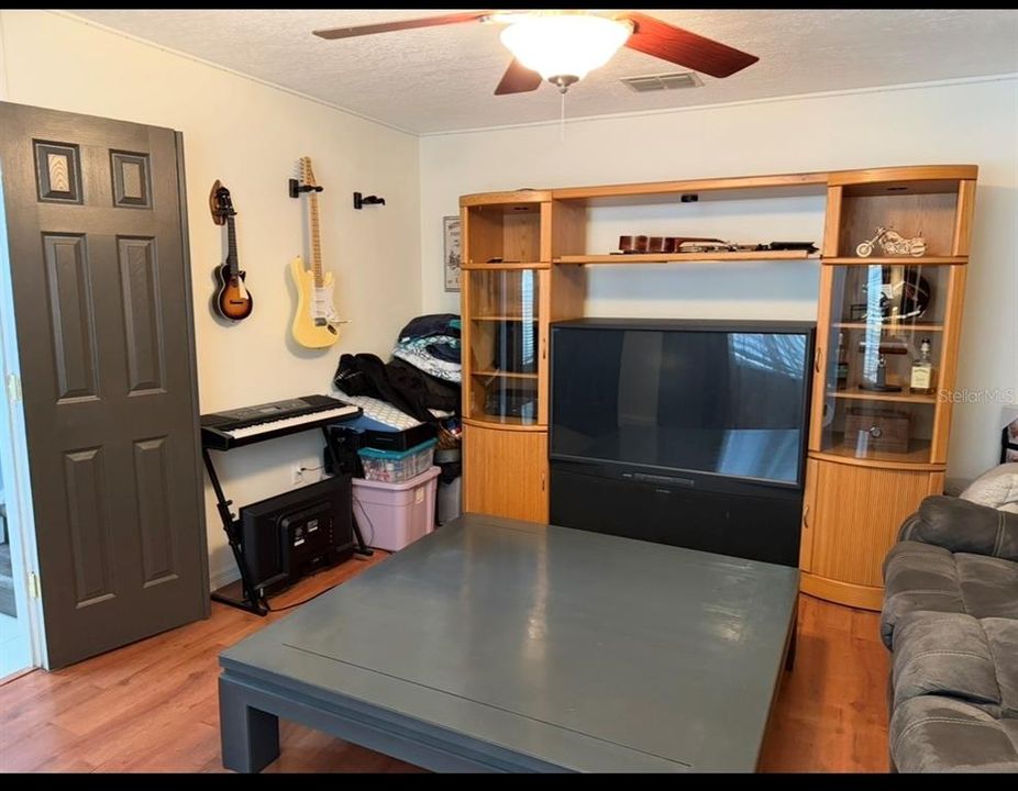 En Venta: $517,000 (4 camas, 3 baños, 2353 Pies cuadrados)