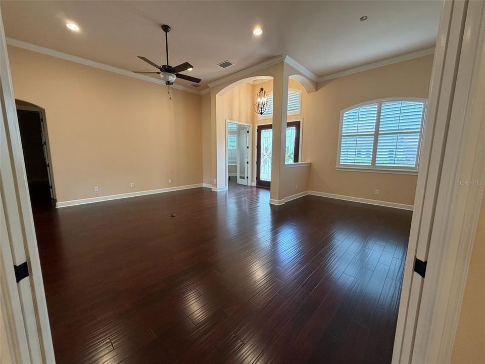 For Sale: $1,375,000 (5 beds, 3 baths, 3889 Square Feet)