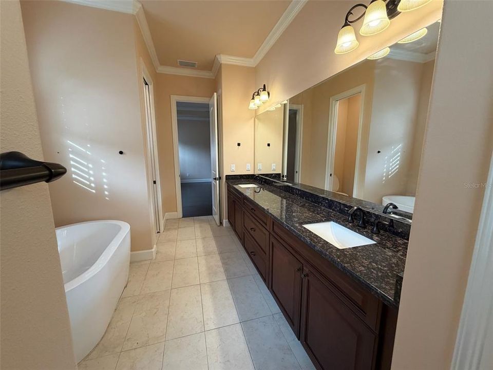 For Sale: $1,375,000 (5 beds, 3 baths, 3889 Square Feet)
