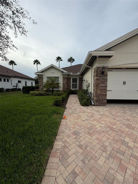 For Sale: $1,375,000 (5 beds, 3 baths, 3889 Square Feet)