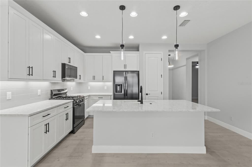 For Rent: $2,800 (2 beds, 2 baths, 1575 Square Feet)