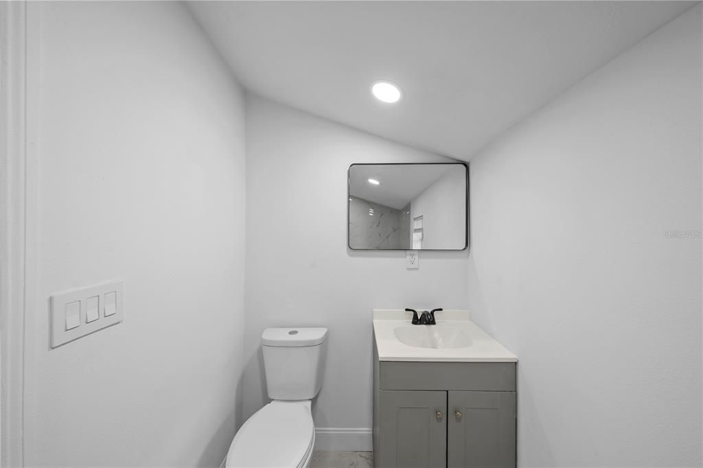 For Sale: $199,900 (3 beds, 2 baths, 1036 Square Feet)