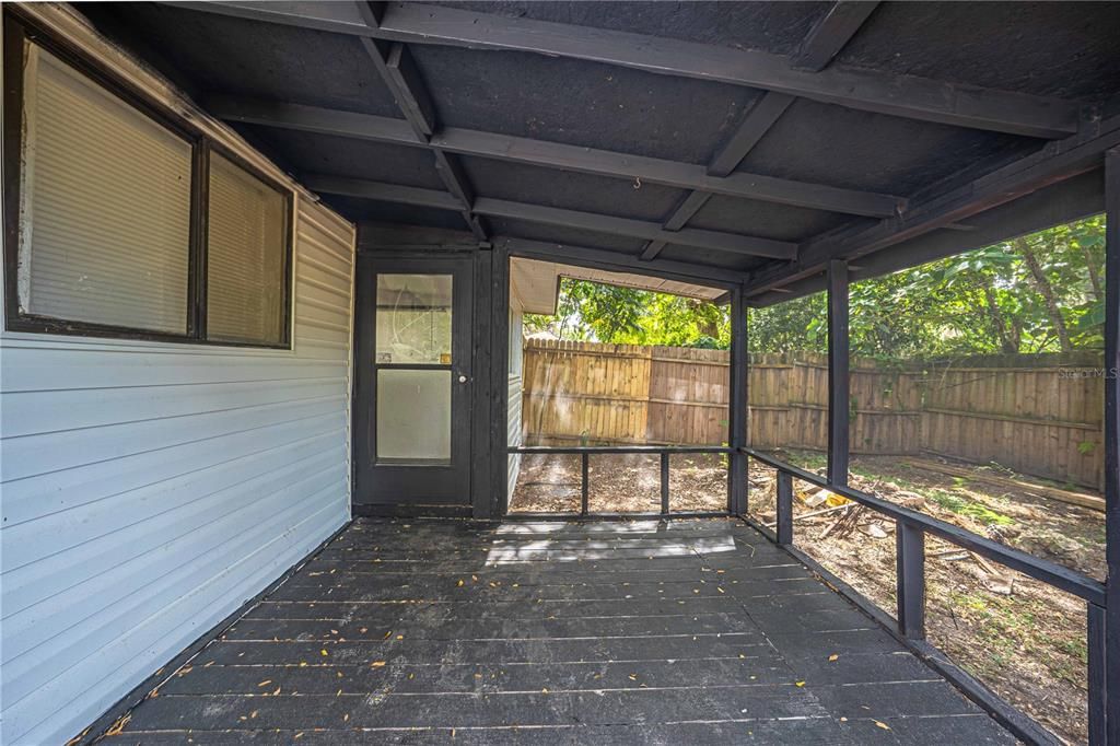 For Sale: $199,900 (3 beds, 2 baths, 1036 Square Feet)