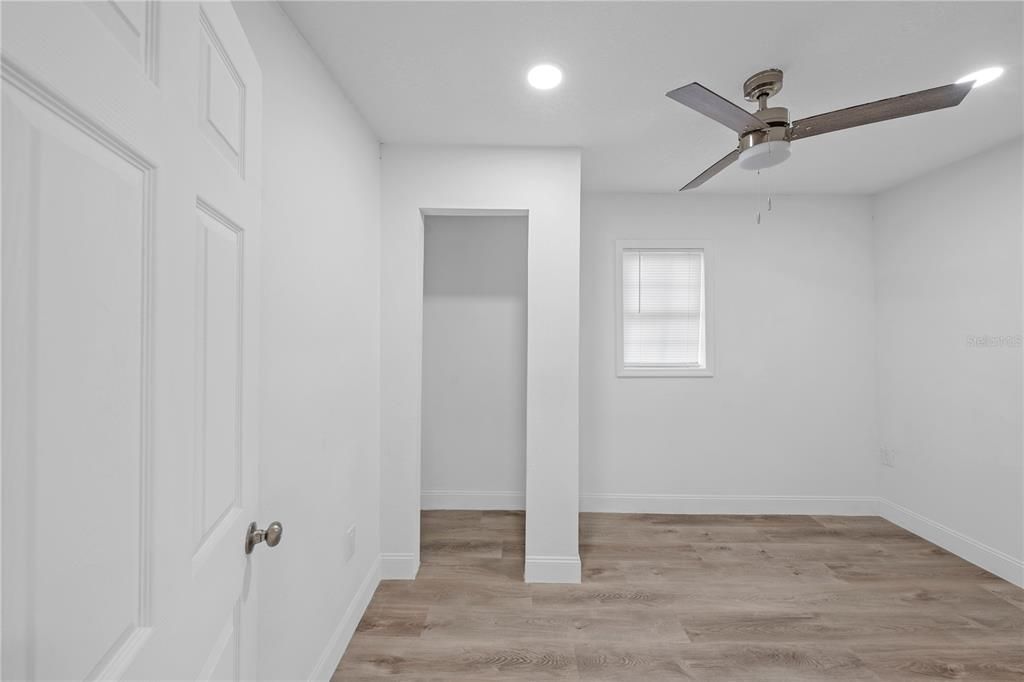 For Sale: $199,900 (3 beds, 2 baths, 1036 Square Feet)