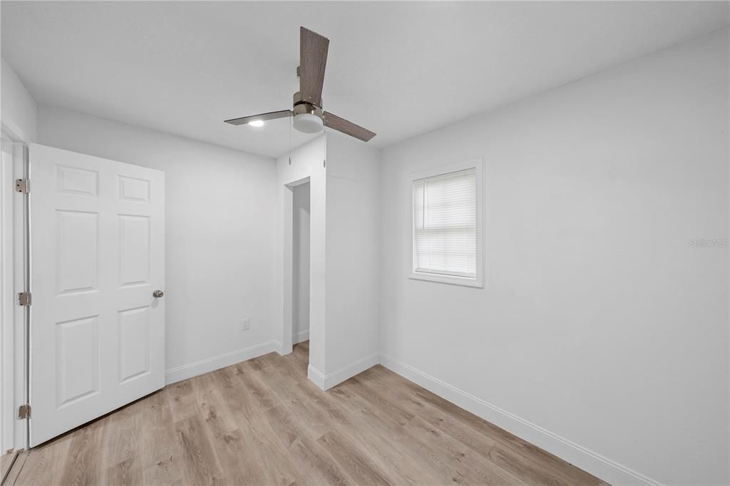 For Sale: $199,900 (3 beds, 2 baths, 1036 Square Feet)