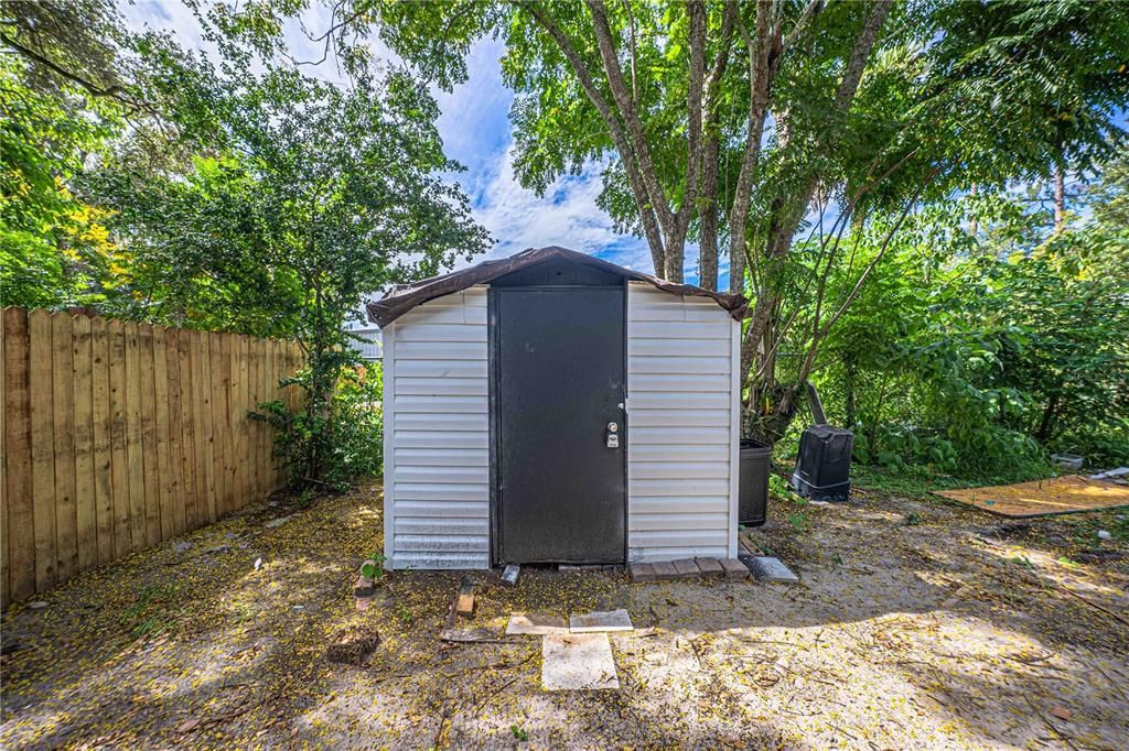 For Sale: $199,900 (3 beds, 2 baths, 1036 Square Feet)