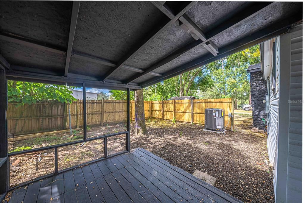 For Sale: $199,900 (3 beds, 2 baths, 1036 Square Feet)