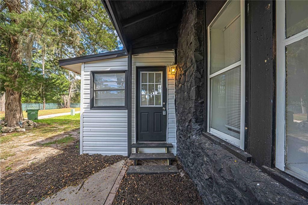 For Sale: $199,900 (3 beds, 2 baths, 1036 Square Feet)