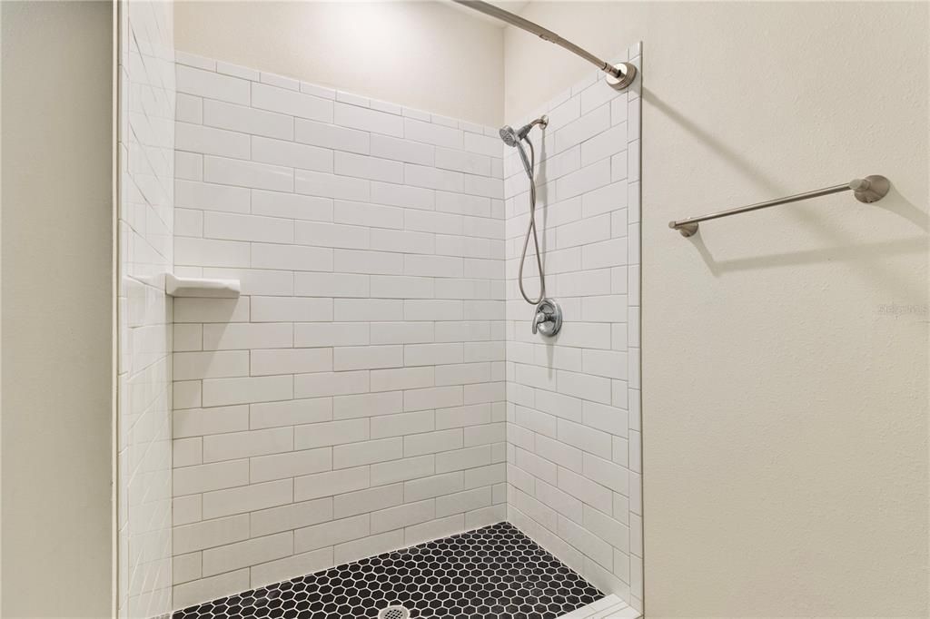 En Venta: $335,000 (2 camas, 2 baños, 1294 Pies cuadrados)