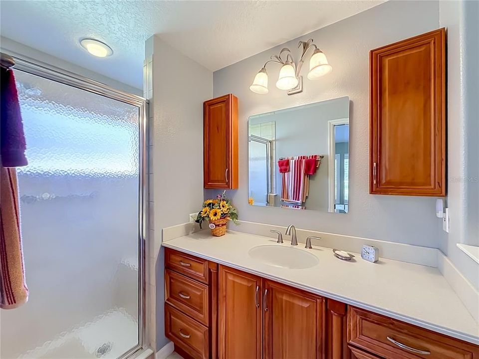 En Venta: $298,800 (3 camas, 2 baños, 1621 Pies cuadrados)