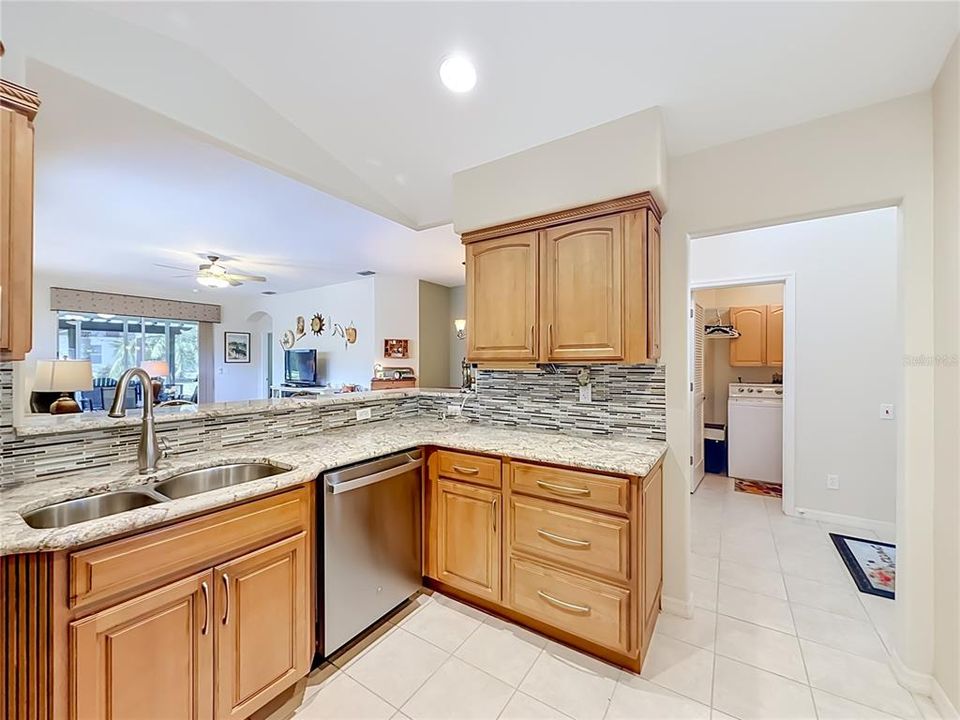 En Venta: $298,800 (3 camas, 2 baños, 1621 Pies cuadrados)